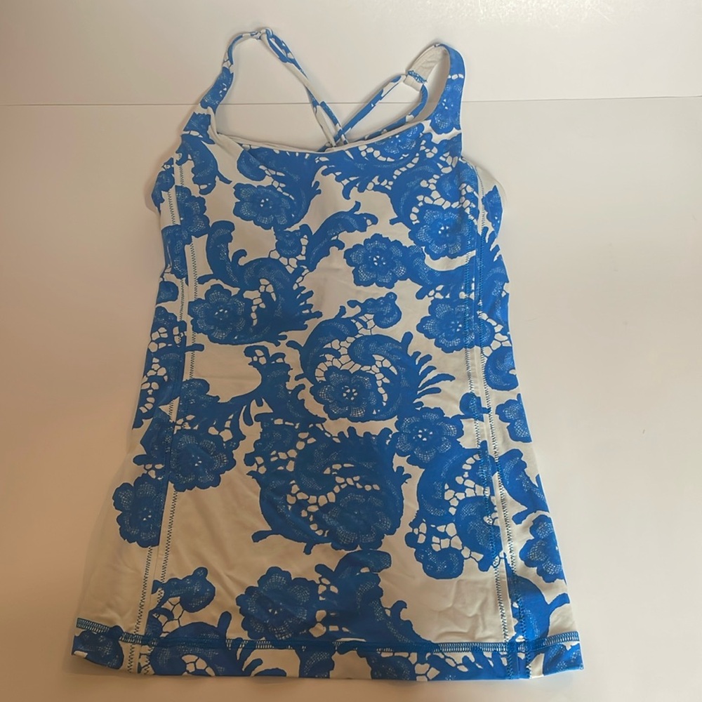 LULULEMON SIZE 6